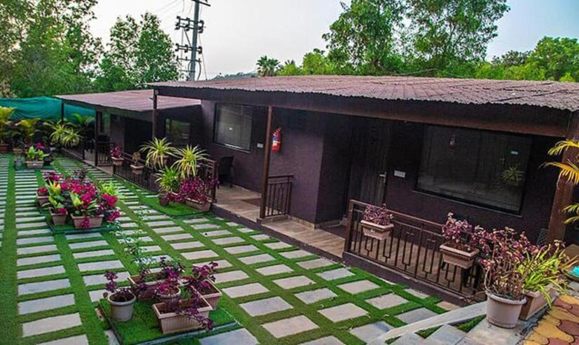 Fabhotel La Gracia Resort Morjim Exterior foto